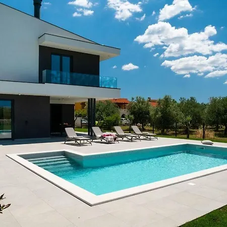Arestea Comfortable Holiday Villa *