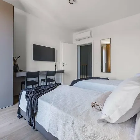 Arestea Comfortable Holiday Villa